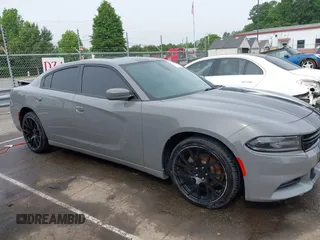 2019 Dodge Charger SXT z VIN 2C3CDXBG8KH643736, wystawiony jako IAAI lot #42274759 z przebiegiem 108 429 mil mil oraz . Historia ofert i sprzedaży dostępna na DreamBid. Obrazek 13.