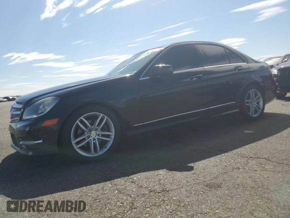 2013 Mercedes-Benz C 250 Sport с VIN WDDGF4HB9DA742932, выставлен на аукционе Copart как лот 63930105 с пробегом 177 550 миль миль и Чистый • Clean title. История ставок и продаж доступна на DreamBid. Изображение 1.