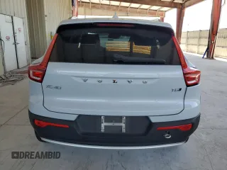 2022 Volvo XC40 Momentum with VIN YV4162UK4N2782984, listed as a Copart auction lot 57573245 with 19,865 mi miles and Salvage title. Bid and sale history available at DreamBid. Image 6.