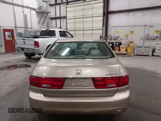 2005 Honda Accord LX z VIN 1HGCM56405A154610, wystawiony jako IAAI lot #41981328 z przebiegiem 177 047 mil mil oraz . Historia ofert i sprzedaży dostępna na DreamBid. Obrazek 17.