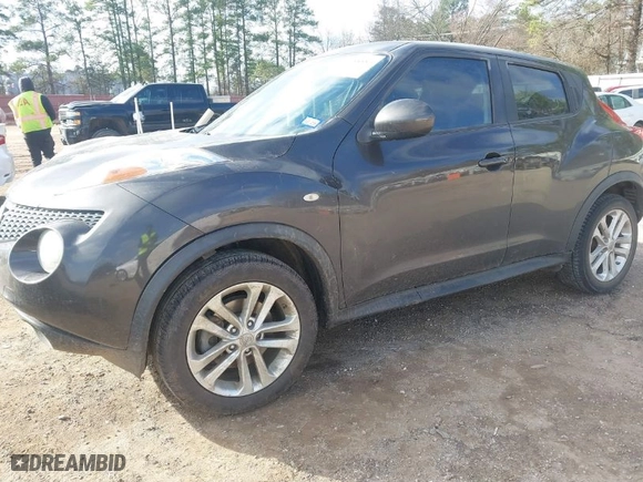 2013 Nissan Juke S with VIN JN8AF5MR9DT215796, listed as a IAAI auction lot 41458556 with 179,081 mi miles. Bid and sale history available at carsss.com. Image 2.
