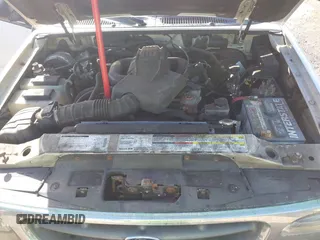 1999 Ford Explorer XLT with VIN 1FMZU34E5XZA25819, listed as a IAAI auction lot 42196784 with 178,704 mi miles and . Bid and sale history available at DreamBid. Image 10.
