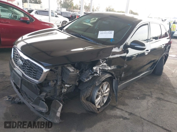 2019 Kia Sorento LX with VIN 5XYPG4A39KG522973, listed as a IAAI auction lot 41353348 with 151,889 mi miles. Bid and sale history available at carsss.com. Image 16.