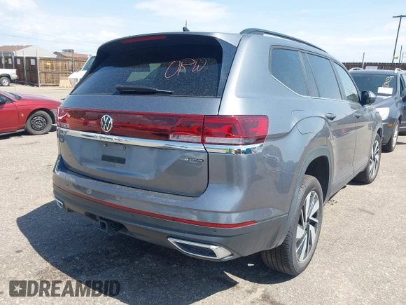 2025 Volkswagen Atlas SE with VIN 1V2HR2CA8SC512047, listed as a IAAI auction lot 42666603 with 6,398 mi miles and . Bid and sale history available at DreamBid. Image 4.