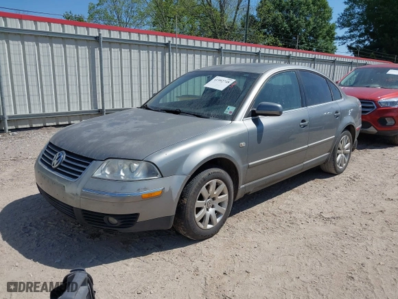 2002 Volkswagen Passat GLS with VIN WVWPD63B12P448213, listed as a IAAI auction lot 41992748 with 189,370 mi miles. Bid and sale history available at carsss.com. Image 2.