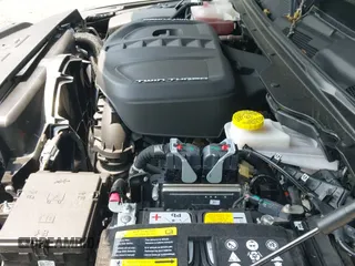 2025 Ram 1500 Limited z VIN 1C6SRFHP2SN595501, wystawiony jako IAAI lot #42892722 z przebiegiem 3 581 mil mil oraz . Historia ofert i sprzedaży dostępna na DreamBid. Obrazek 19.