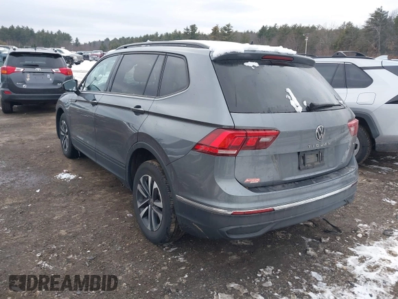 2022 Volkswagen Tiguan S with VIN 3VV0B7AX9NM032305, listed as a IAAI auction lot 41327587 with 49,524 mi miles. Bid and sale history available at carsss.com. Image 3.