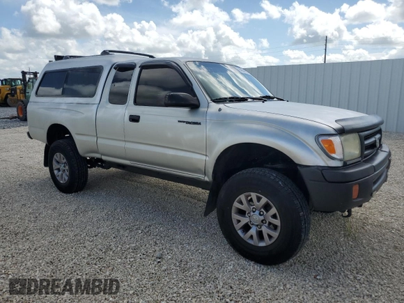 2000 Toyota Tacoma PreRunner with VIN 4TASM92N0YZ634616, listed as a Copart auction lot 64664705 with 206,314 mi miles and Clean title. Bid and sale history available at DreamBid. Image 4.