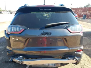 2020 Jeep Cherokee Latitude Plus with VIN 1C4PJLLB0LD648493, listed as a IAAI auction lot 41224900 with 70,995 mi miles. Bid and sale history available at carsss.com. Image 16.