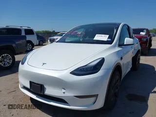2024 Tesla Model Y with VIN 7SAYGDED0RA327806, listed as a IAAI auction lot 42096752 with 13,244 mi miles and . Bid and sale history available at DreamBid. Image 17.