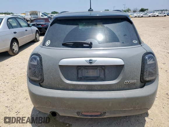 2015 MINI Hardtop 4 Door с VIN WMWXS5C51FT830794, выставлен на аукционе Copart как лот 57451785 с пробегом 171 669 миль миль и Списание • Salvage title. История ставок и продаж доступна на DreamBid. Изображение 6.