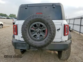 2024 Ford Bronco Wildtrak z VIN 1FMEE2BP4RLA19493, wystawiony jako Copart lot #57669545 z przebiegiem 12 065 mil mil oraz Szkoda całkowita • Salvage title. Historia ofert i sprzedaży dostępna na DreamBid. Obrazek 6.