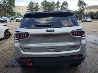2025 Jeep Compass Trailhawk z VIN 3C4NJDDN3ST564523, wystawiony jako Copart lot #62643635 z przebiegiem 5 084 mil mil oraz Czysty tytuł • Clean title. Historia ofert i sprzedaży dostępna na DreamBid. Obrazek 6.