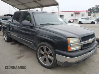 2005 Chevrolet Silverado 1500 LS z VIN 2GCEC13T951319613, wystawiony jako IAAI lot #42460800 z przebiegiem 320 900 mil mil oraz . Historia ofert i sprzedaży dostępna na DreamBid. Obrazek 1.