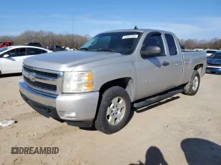 2007 Chevrolet Silverado 1500 LT w/1LT with VIN 2GCEC19J371607233, listed as a Copart auction lot 43325445 with 211,783 mi miles and Salvage Title. Bid and sale history available at carsss.com. Image 1.