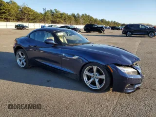 2014 BMW Z4 sDrive35i with VIN WBALM7C57EE386196, listed as a Copart auction lot 61398974 with 60,204 mi miles and Non Repairable. Bid and sale history available at carsss.com. Image 4.