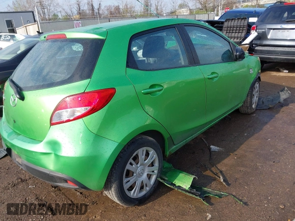2011 Mazda 2 Sport z VIN JM1DE1HY2B0109615, wystawiony jako IAAI lot #42006812 z przebiegiem 197 402 mil mil oraz . Historia ofert i sprzedaży dostępna na DreamBid. Obrazek 4.