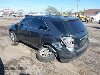 2017 Chevrolet Equinox LS z VIN 2GNALBEK7H1577908, wystawiony jako IAAI lot #42110052 z przebiegiem 112 573 mil mil oraz . Historia ofert i sprzedaży dostępna na DreamBid. Obrazek 3.