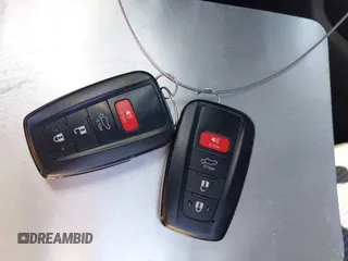 2021 Toyota Highlander L z VIN 5TDBZRBH6MS082566, wystawiony jako IAAI lot #42104315 z przebiegiem 61 231 mil mil oraz . Historia ofert i sprzedaży dostępna na DreamBid. Obrazek 11.