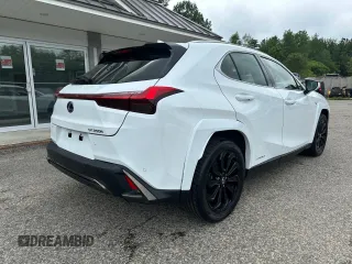 2022 Lexus UX 250h F Sport z VIN JTHR9JBH5N2060372, wystawiony jako Copart lot #61839575 z przebiegiem 110 619 mil mil oraz Czysty tytuł • Clean title. Historia ofert i sprzedaży dostępna na DreamBid. Obrazek 4.