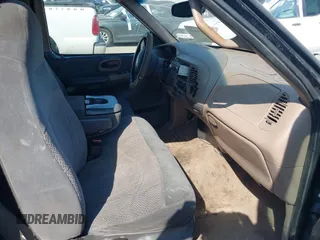 1999 Ford F-150 с VIN 1FTRX17W5XNA42082, выставлен на аукционе IAAI как лот 40599993 с пробегом Не указан миль и . История ставок и продаж доступна на DreamBid. Изображение 5.