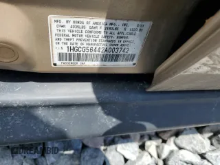 2002 Honda Accord LX z VIN 1HGCG56442A003742, wystawiony jako Copart lot #56949065 z przebiegiem 158 722 mil mil oraz Nie do naprawy • Non repairable. Historia ofert i sprzedaży dostępna na DreamBid. Obrazek 12.