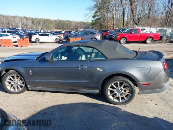 2010 Ford Mustang V6 с VIN 1ZVBP8ENXA5159388, выставлен на аукционе IAAI как лот 41433762 с пробегом 59 546 миль миль и . История ставок и продаж доступна на DreamBid. Изображение 13.