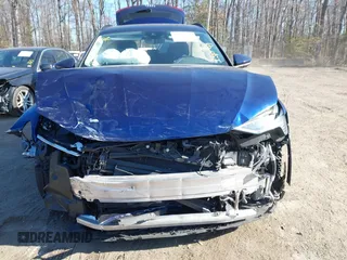 2021 Audi e-tron Premium Plus z VIN WA1LAAGE3MB018496, wystawiony jako IAAI lot #41898780 z przebiegiem 73 133 mil mil oraz . Historia ofert i sprzedaży dostępna na DreamBid. Obrazek 13.