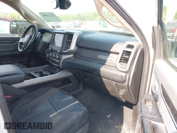 2019 Ram 2500 Big Horn with VIN 3C6UR5DJ1KG570506, listed as a IAAI auction lot 42372500 with 76,161 mi miles and . Bid and sale history available at DreamBid. Image 5.