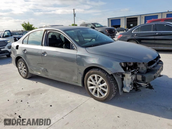 2013 Volkswagen Jetta SE с VIN 3VWDP7AJ7DM397879, выставлен на аукционе Copart как лот 62449575 с пробегом 88 237 миль миль и Списание • Salvage title. История ставок и продаж доступна на DreamBid. Изображение 4.