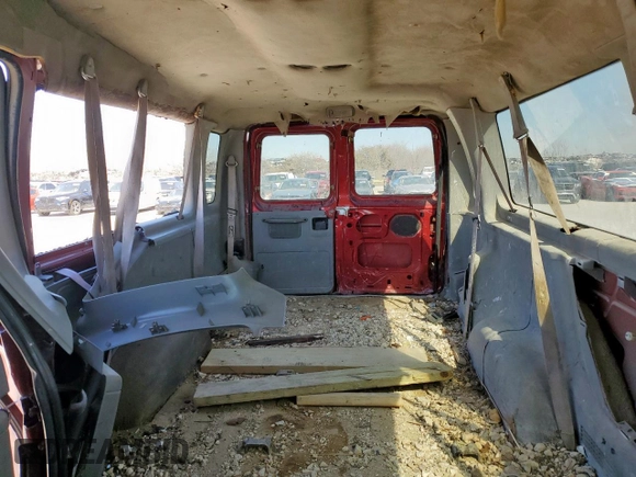 2001 Ford Econoline Passenger XL with VIN 1FBSS31L21HA40360, listed as a Copart auction lot 46909575 with 317,780 mi miles and Salvage title. Bid and sale history available at DreamBid. Image 10.