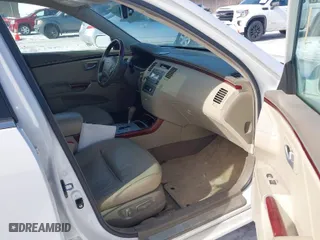 2008 Hyundai Azera Limited with VIN KMHFC46F38A292703, listed as a IAAI auction lot 41624987 with 347,854 mi miles. Bid and sale history available at carsss.com. Image 5.