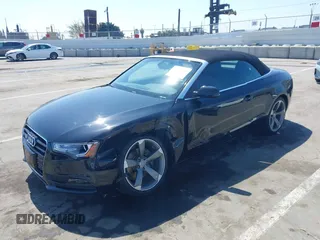 2014 Audi A5 Premium Plus z VIN WAULFAFHXEN010699, wystawiony jako IAAI lot #41868013 z przebiegiem 40 305 mil mil oraz . Historia ofert i sprzedaży dostępna na DreamBid. Obrazek 2.