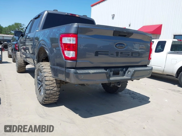 2021 Ford F-150 XL z VIN 1FTFW1E52MFB42324, wystawiony jako IAAI lot #41916379 z przebiegiem 61 369 mil mil oraz . Historia ofert i sprzedaży dostępna na DreamBid. Obrazek 3.