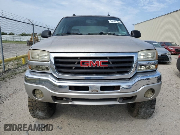 2004 GMC Sierra 1500 SLT z VIN 2GTEK13T241405721, wystawiony jako Copart lot #54399704 z przebiegiem 165 512 mil mil oraz Czysty tytuł • Clean title. Historia ofert i sprzedaży dostępna na DreamBid. Obrazek 5.