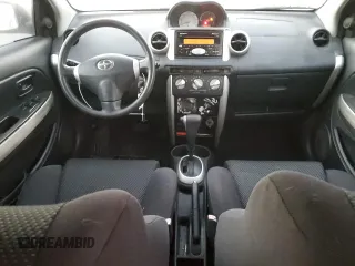 2005 Scion xA z VIN JTKKT624150088835, wystawiony jako Copart lot #74559644 z przebiegiem 244 665 mil mil oraz Szkody całkowita. Historia ofert i sprzedaży dostępna na DreamBid. Obrazek 8.
