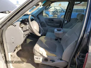 2002 Ford F-150 XLT with VIN 1FTRW08L82KE27440, listed as a Copart auction lot 76366864 with 253,433 mi miles and Clean Title. Bid and sale history available at carsss.com. Image 7.