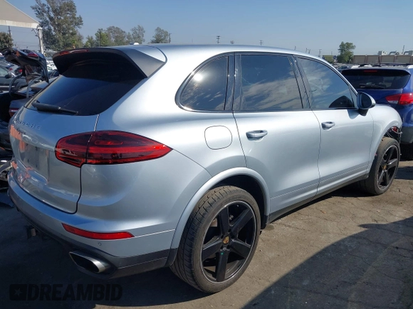 2017 Porsche Cayenne with VIN WP1AA2A20HKA80556, listed as a IAAI auction lot 40449857 with 40,504 mi miles. Bid and sale history available at carsss.com. Image 4.
