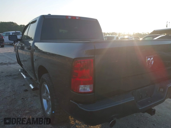 2015 Ram 1500 Express z VIN 1C6RR6KT8FS542426, wystawiony jako IAAI lot #42023923 z przebiegiem 135 580 mil mil oraz . Historia ofert i sprzedaży dostępna na DreamBid. Obrazek 3.