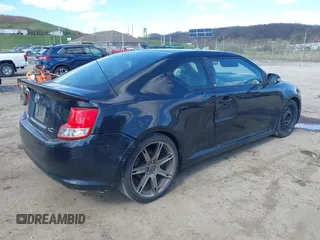 2013 Scion tC z VIN JTKJF5C76D3048463, wystawiony jako IAAI lot #41972560 z przebiegiem 204 863 mil mil oraz . Historia ofert i sprzedaży dostępna na DreamBid. Obrazek 4.