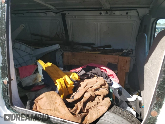 2000 Ford Econoline Cargo with VIN 1FTRE14L2YHB70344, listed as a Copart auction lot 87704865 with 179,233 mi miles and Non repairable. Bid and sale history available at DreamBid. Image 11.