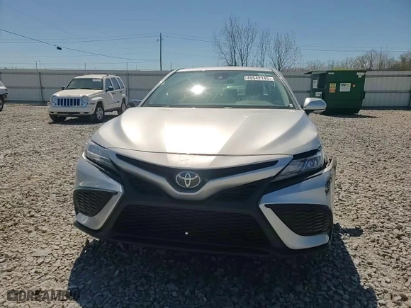 2022 Toyota Camry SE with VIN 4T1G11AK7NU039925, listed as a Copart auction lot 49542145 with 147,476 mi miles and Salvage Title. Bid and sale history available at carsss.com. Image 10.