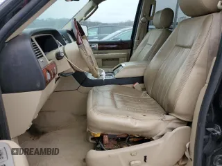 2006 Lincoln Navigator Luxury with VIN 5LMFU28556LJ18670, listed as a Copart auction lot 43994795 with 178,110 mi miles and Clean Title. Bid and sale history available at carsss.com. Image 7.
