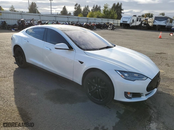 2013 Tesla Model S with VIN 5YJSA1CG3DFP16662, listed as a Copart auction lot 76249044 with 104,727 mi miles and Clean Title. Bid and sale history available at carsss.com. Image 4.