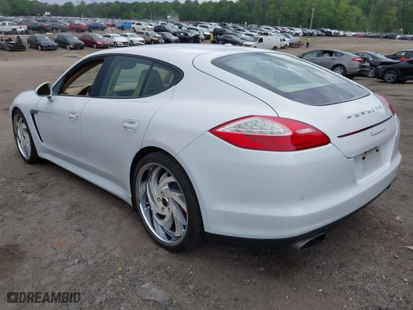 2013 Porsche Panamera with VIN WP0AA2A72DL014124, listed as a IAAI auction lot 42115410 with 184,206 mi miles. Bid and sale history available at carsss.com. Image 3.