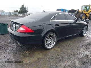 2009 Mercedes-Benz CLS-Class 5.5L with VIN WDDDJ72X59A142519, listed as a IAAI auction lot 41120381 with 74,270 mi miles. Bid and sale history available at carsss.com. Image 4.