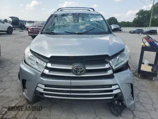2018 Toyota Highlander SE with VIN 5TDJZRFH1JS527037, listed as a Copart auction lot 60348635 with 56,207 mi miles and Salvage title. Bid and sale history available at DreamBid. Image 5.
