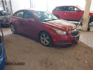 2014 Chevrolet Cruze 2LT z VIN 1G1PE5SB3E7380633, wystawiony jako IAAI lot #41906487 z przebiegiem 134 165 mil mil oraz . Historia ofert i sprzedaży dostępna na DreamBid. Obrazek 1.
