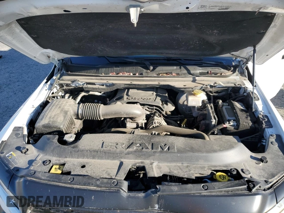 2020 Ram 1500 Tradesman z VIN 1C6SRFNT9LN421718, wystawiony jako Copart lot #81620444 z przebiegiem 38 419 mil mil oraz Szkoda całkowita • Salvage title. Historia ofert i sprzedaży dostępna na DreamBid. Obrazek 11.