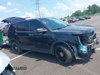 2017 Ford Police Interceptor Utility z VIN 1FM5K8AR6HGC26411, wystawiony jako IAAI lot #42685189 z przebiegiem 75 687 mil mil oraz . Historia ofert i sprzedaży dostępna na DreamBid. Obrazek 13.